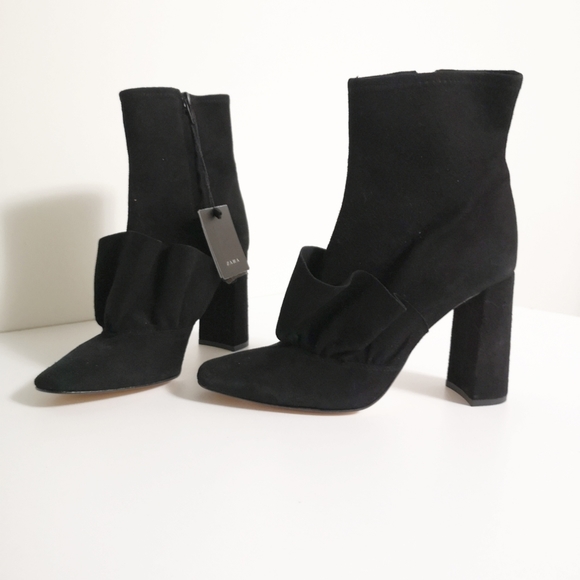 ZARA Black Suede Ruffle Booties - Picture 5 of 11